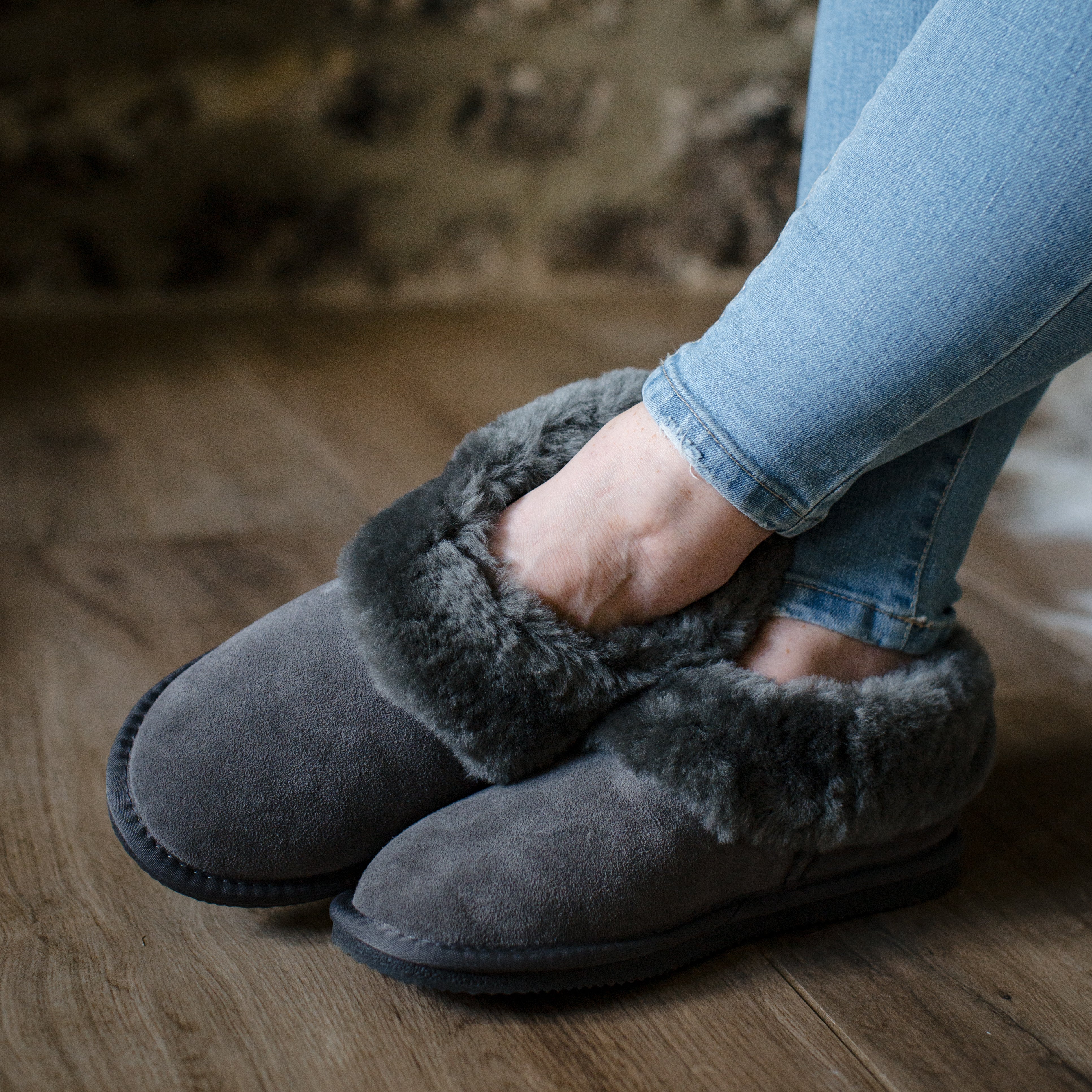 Deluxe Ladies 'Beccy' Sheepskin Slipper Boot - Grey - Image 3