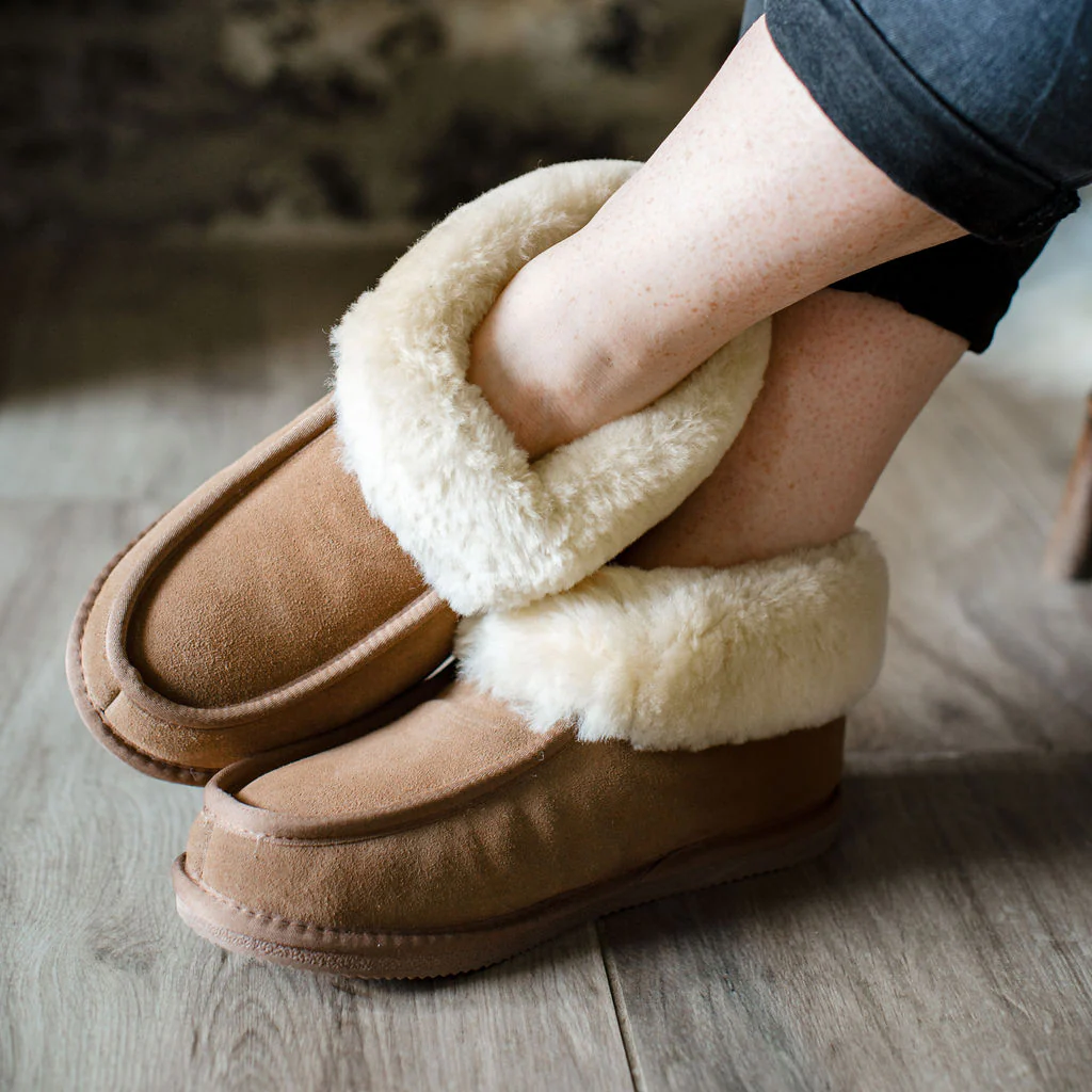 Deluxe Ladies 'Madison' Sheepskin Slipper Boot - Chestnut - Image 4