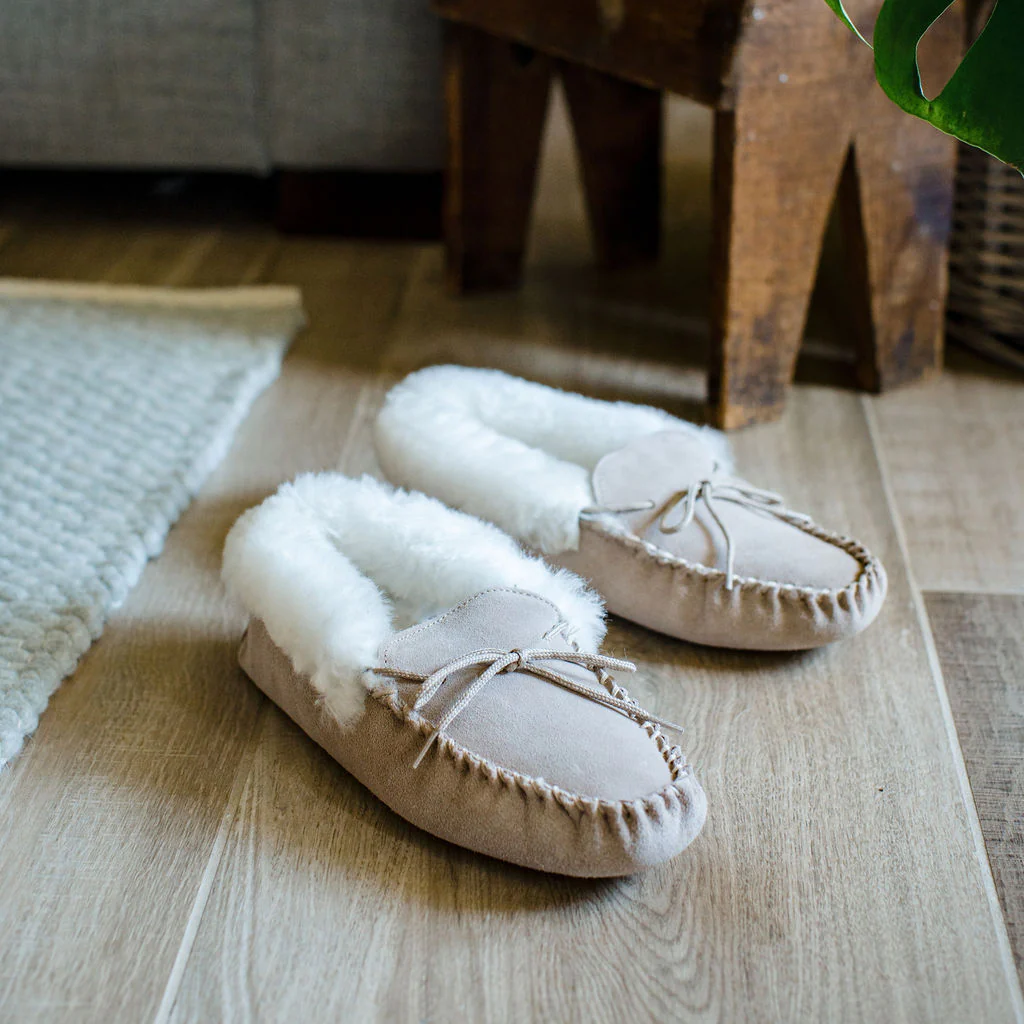 Deluxe Ladies 'Sophie' Sheepskin Moccasin with Soft Sole - Image 4