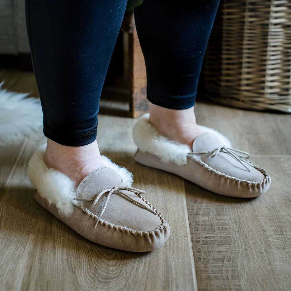 Deluxe Ladies 'Sophie' Sheepskin Moccasin with Soft Sole - Image 5