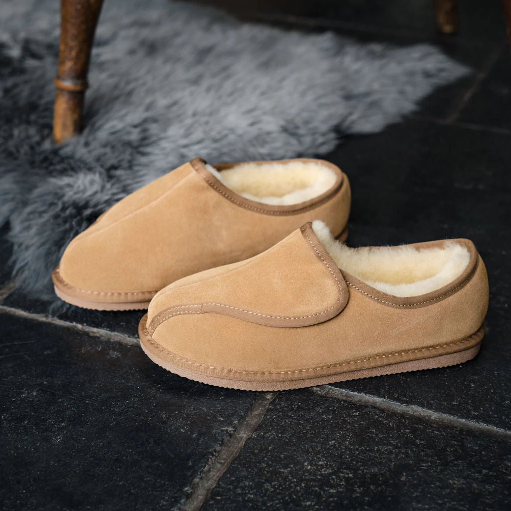 Deluxe Mens 'William' Sheepskin Slippers with Hard Sole and Velcro Fastener - Chestnut - Image 3