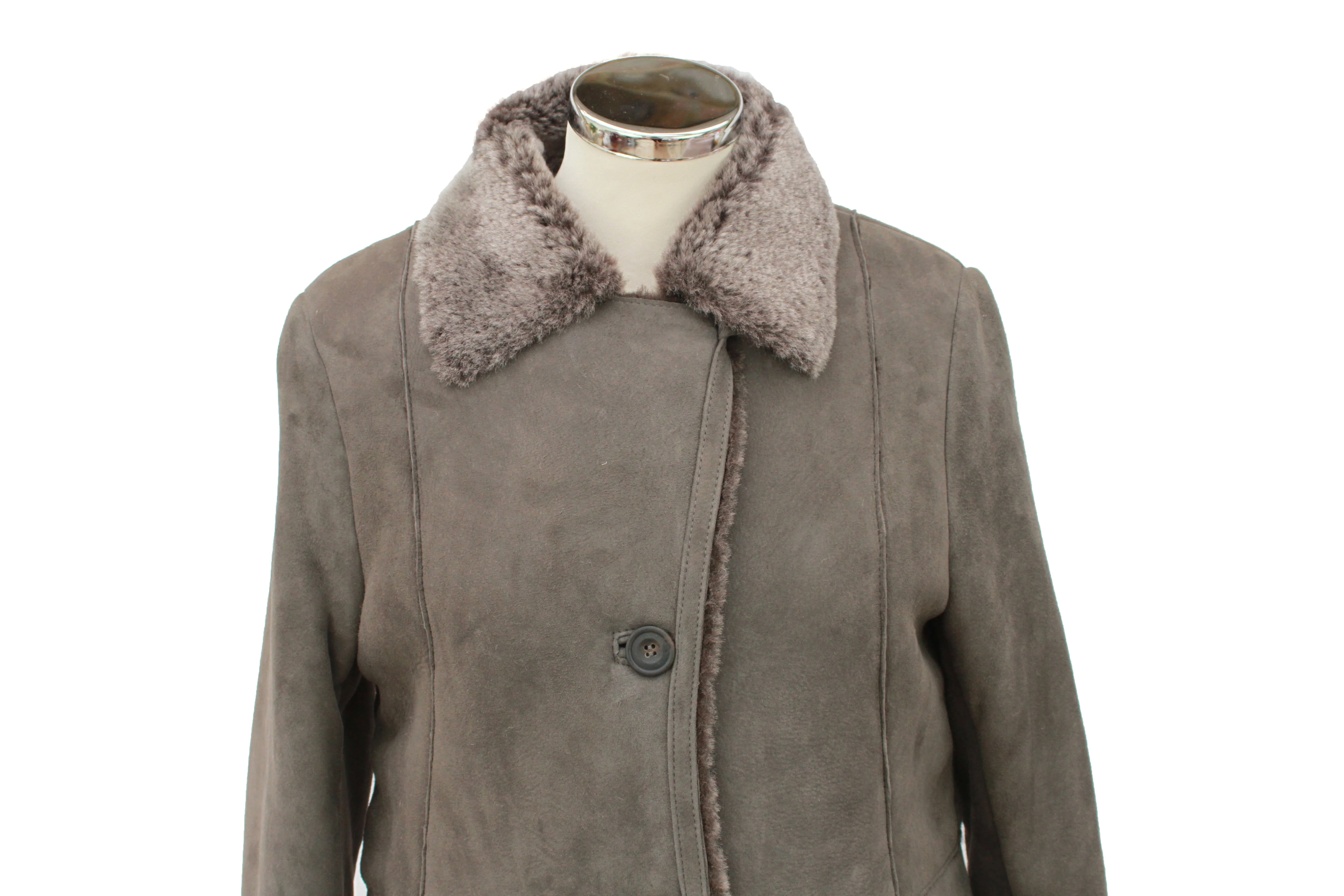 Ladies Anette Suede Leather Sheepskin Coat - with Button Fastenings - Vizon Grey - Image 3